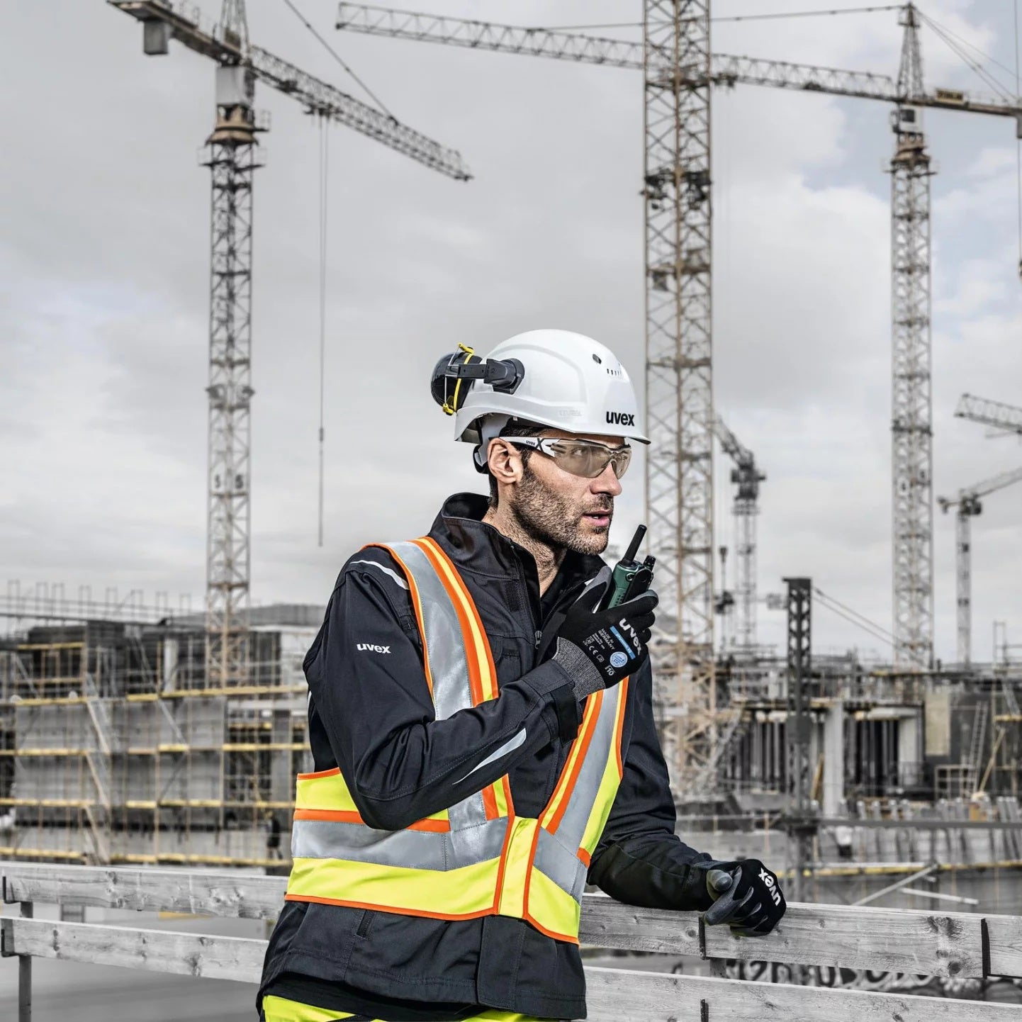 Uvex K2H – comfortable helmet earmuffs 30SNR