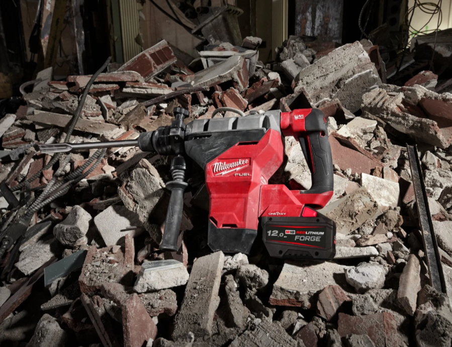 M18 FUEL™ ONE-KEY™ 8 kg SDS-Max drilling and breaking hammer - COMPLETE SET M18 FHM-121C