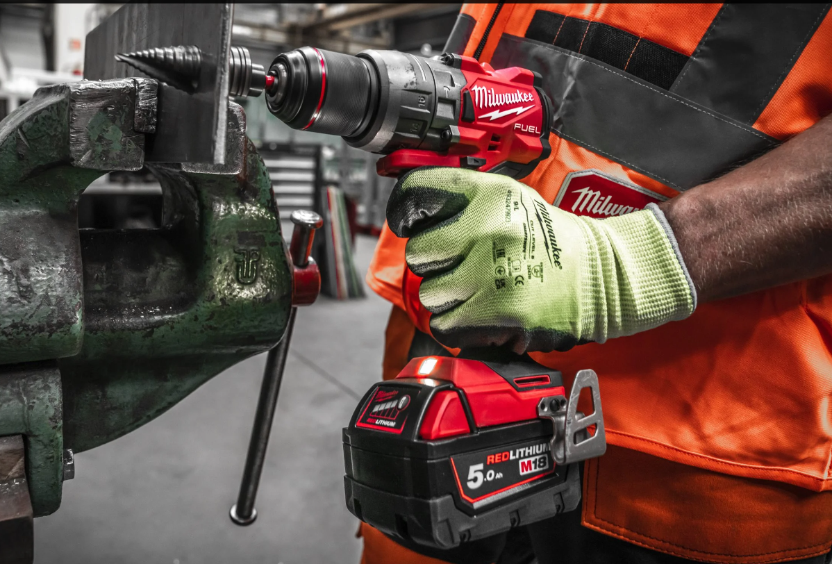 M18 FUEL™ 2 piece POWERPACK inc Drill and Impact Driver, 2x5Ah Batteries, Charger and HD Tool case - M18 FPP2A3-502X