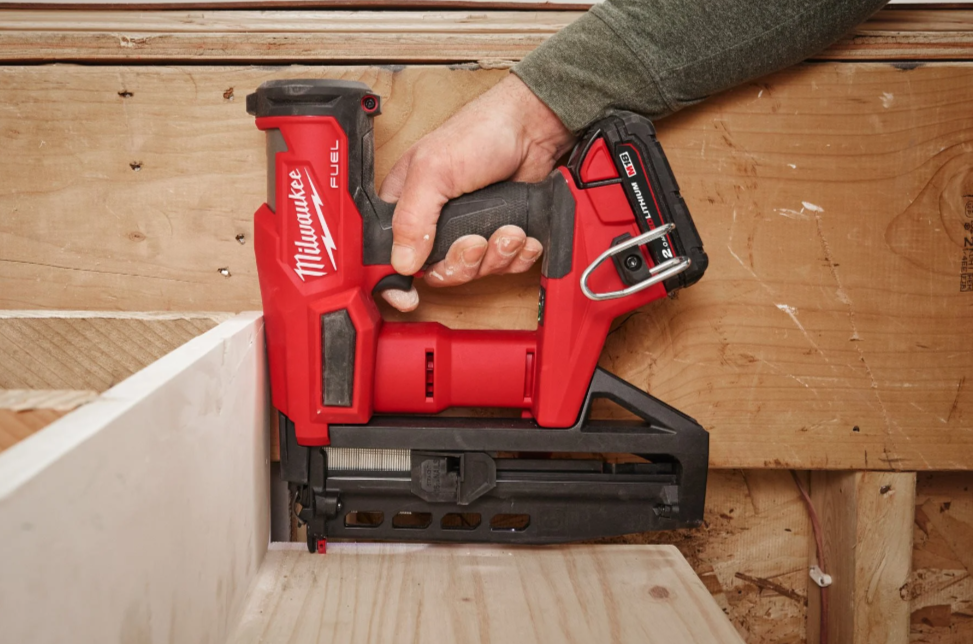 M18™ FUEL™ 16 GA straight finish nailer BARE UNIT - M18 FN16GS-0X