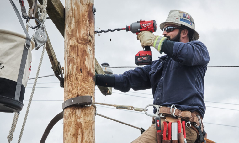 M18 FUEL™ 7/16″ hex utility high torque impact wrench with ONE-KEY™ COMPLETE SET - M18 ONEFHIWH716-502X